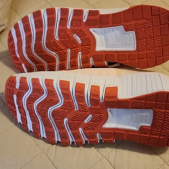 Nike Metcon Light Pink and Cream Trainers - Picture 5 of 7